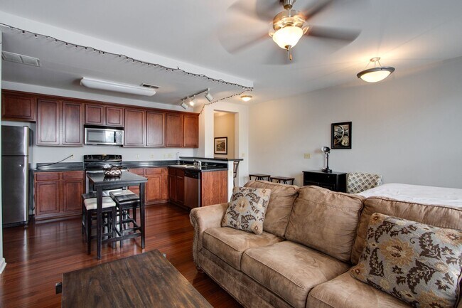 Building Photo - Furnished Studio in Carolina Lofts