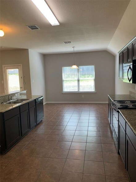 Foto del edificio - 805 Oakmont Dr