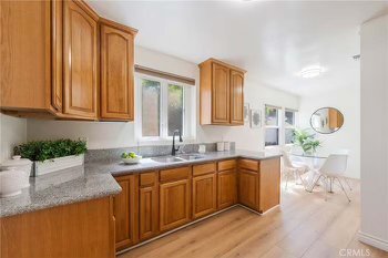 Building Photo - 1058 Kendall Dr