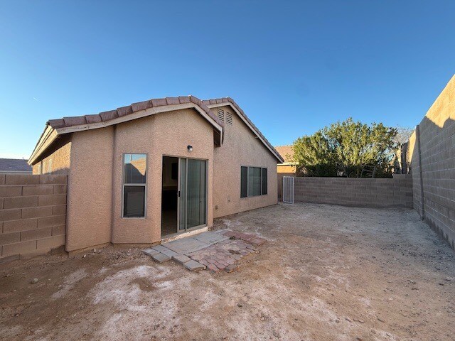 Building Photo - 3388 Lakeland Bay Dr