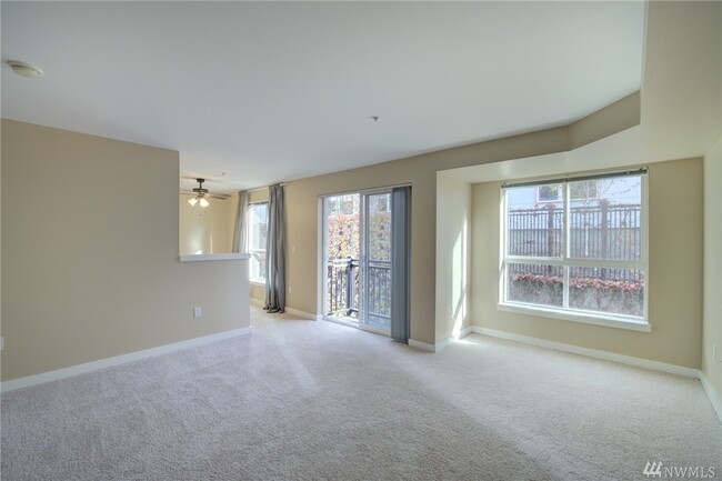 Building Photo - 108 5th Ave S