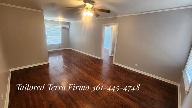 Sala de estar y comedor abiertos - 905 Ohio Ave