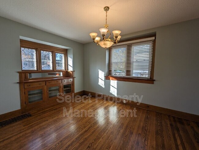 Foto del edificio - 933 Cottage Ave