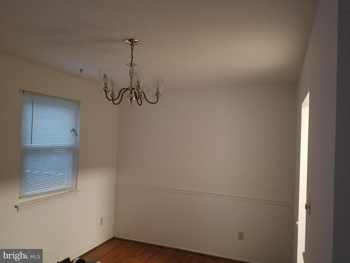 Foto principal - 24101 Ridge Rd
