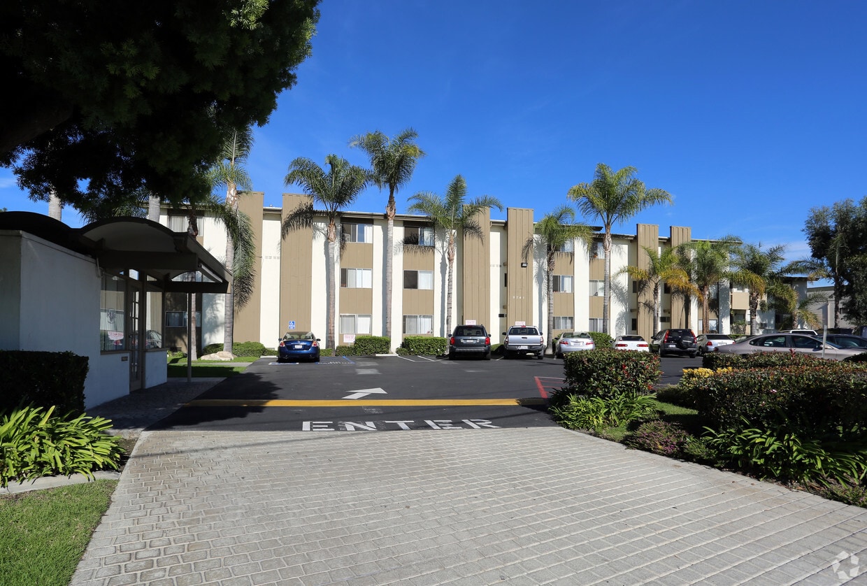 Malabar Apartments Garden Grove, CA