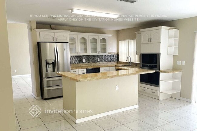 Foto del edificio - 631 Royal Palm Way