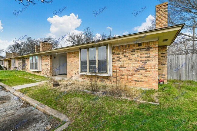 Foto del edificio - Great 2/2 Duplex in Arlington!