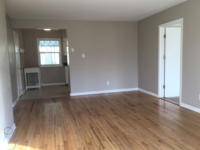 Building Photo - Move-In Ready Overlook