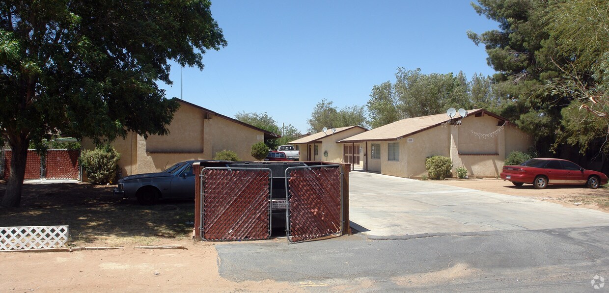 Primary Photo - 20396 Rimrock Rd E