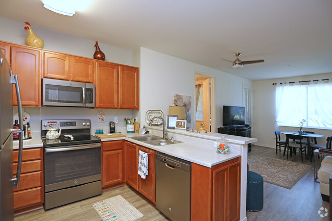 2HAB, 2BA - 866 ft² - Woodland Village Senior Apartments