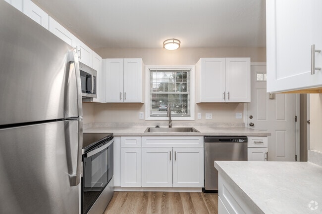 2BR, 1.5BA - 1,088SF - Kitchen - The Meadows at Ithaca Townhomes