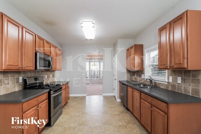 Foto del edificio - 6483 Stonelake Pl SW
