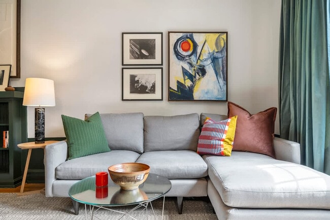 Foto del edificio - 1524 W Berteau Ave