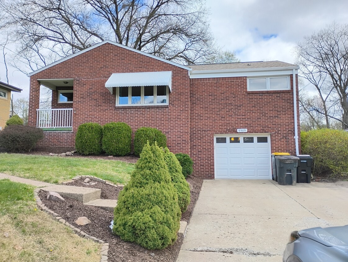 Photo - 5509 California Ave (Bethel Park, PA)