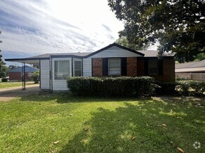 Building Photo - 1023 N Mendenhall Rd