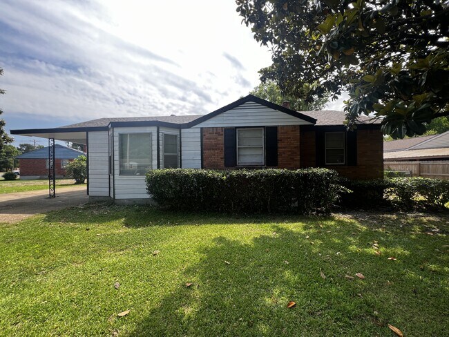 Foto del edificio - 1023 N Mendenhall Rd