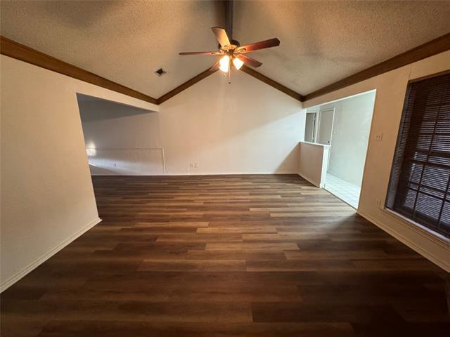 Foto del edificio - 706 Paintbrush Dr