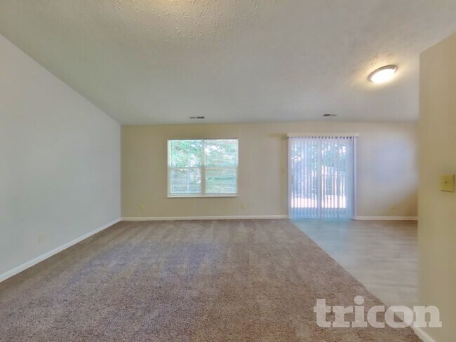 Foto del edificio - 740 Kingston Cir