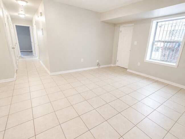 Building Photo - 132 Fabyan Pl