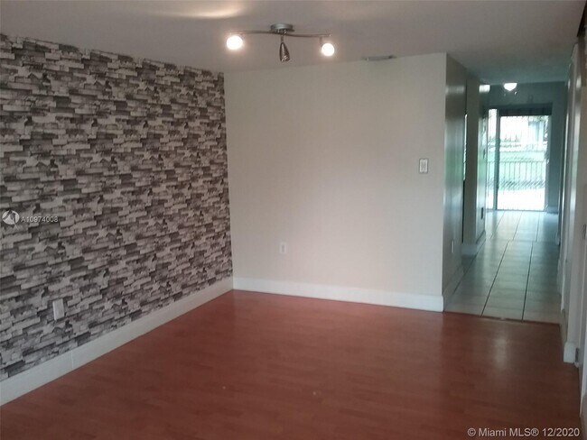 Building Photo - 9203  Fontainebleau Blvd 119 Miami Fl 33172
