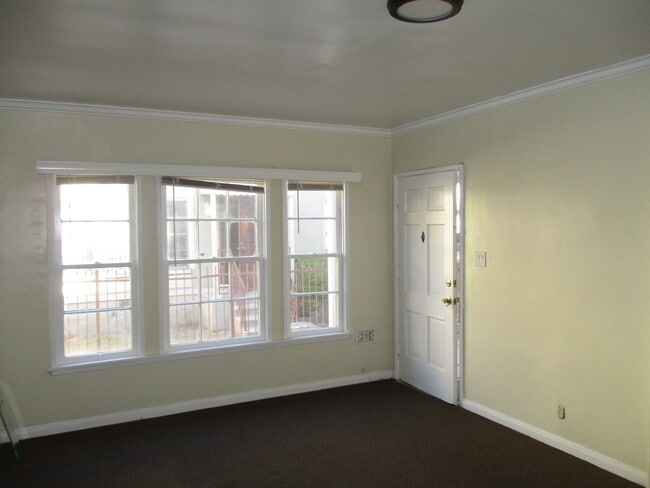 Building Photo - 4229 Degnan Blvd