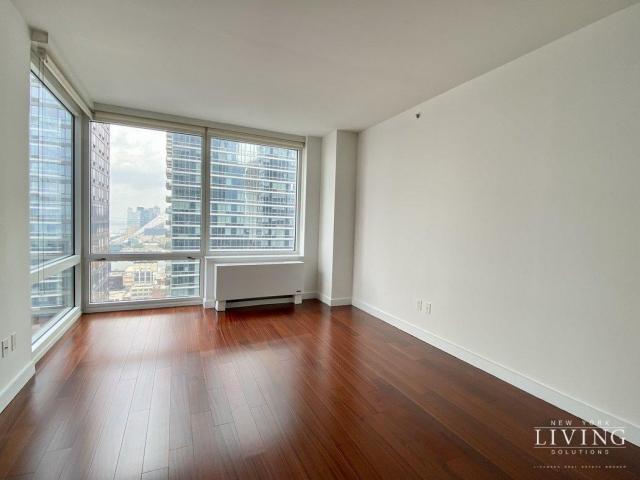 Building Photo - 2 bedroom in New York NY 10036