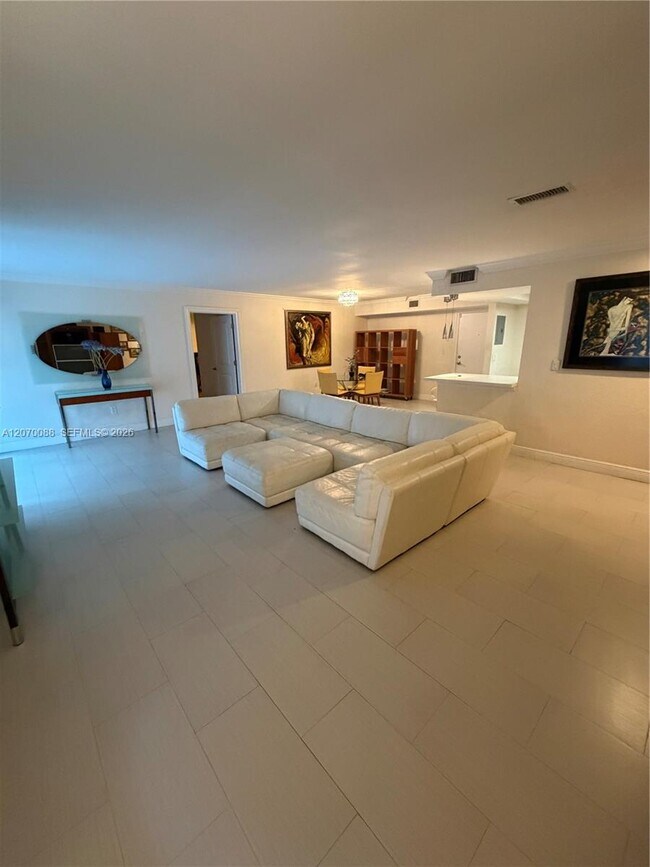 Foto del edificio - 2640 NE 135th St