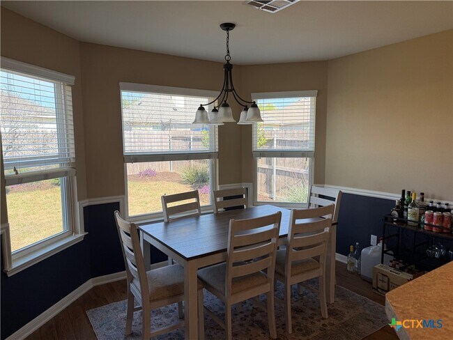 Foto del edificio - 1126 Neuberry Cliffe