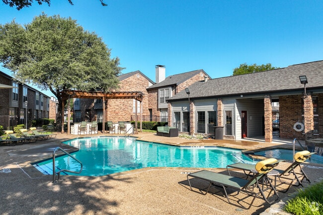 Piscina - The Place at Briarcrest