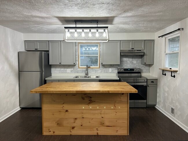 Cocina - 171 Bessemer St