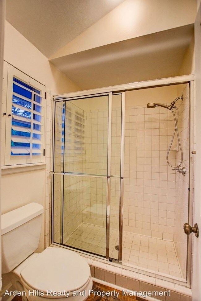 Building Photo - 2 br, 2.5 bath House - 1708 Quinlan Creek