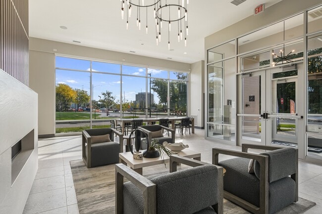 Foto del edificio - The Henry at Harms Woods