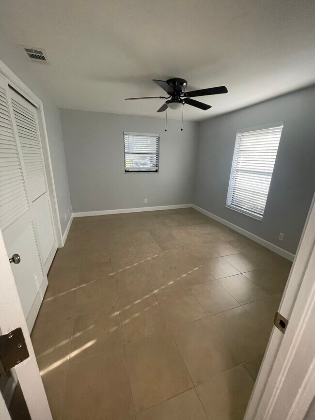 Habitación de invitados - 2051 Cove Ln