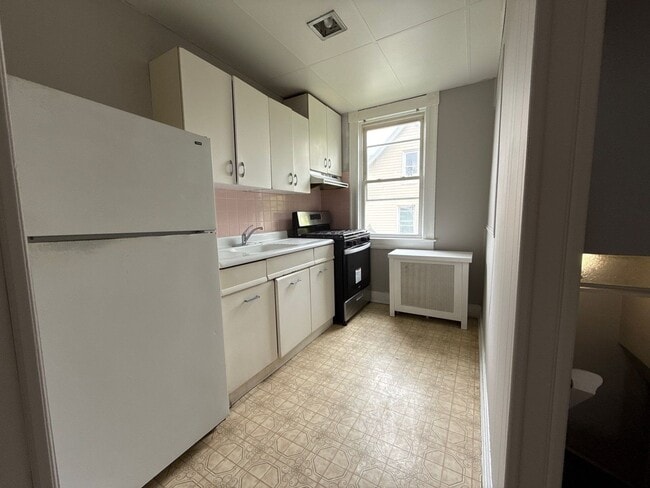 Photo - 2604 Hamilton Ave Apartment