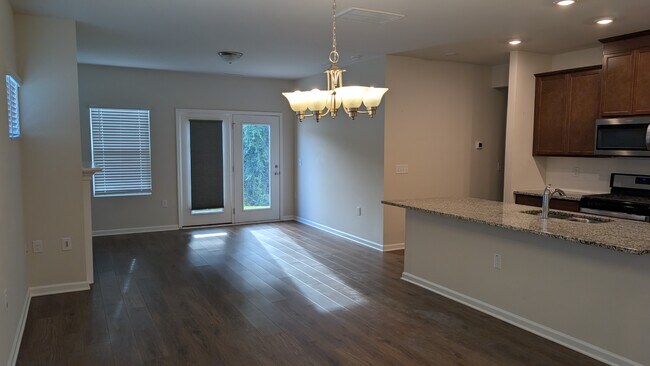 Building Photo - 418 Diversity Wy