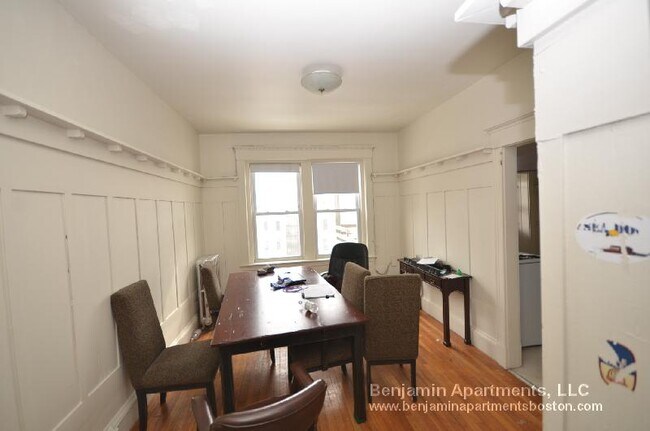 Foto del edificio - 126 Englewood Ave