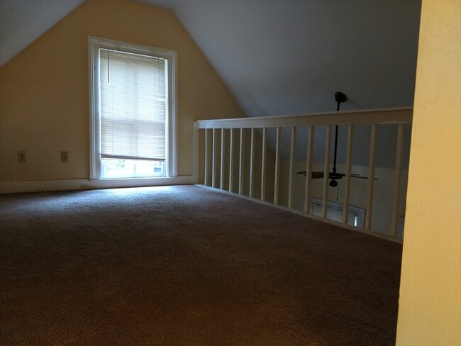 Photo - 321 E Cross St Apartment