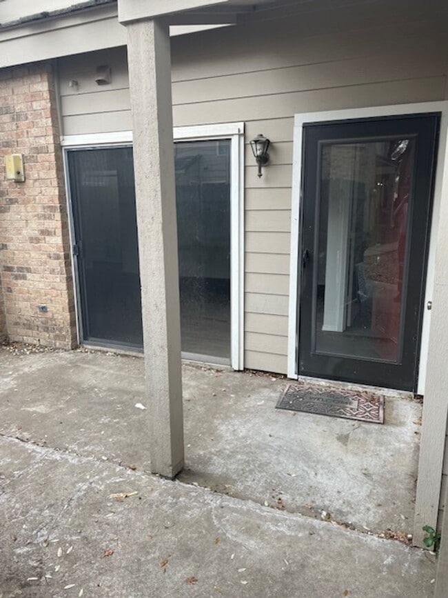 Photo - 1106 Brighton Dr House