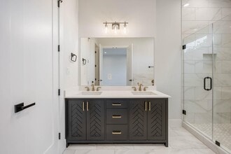 Building Photo - 6119 Campo Vista Dr