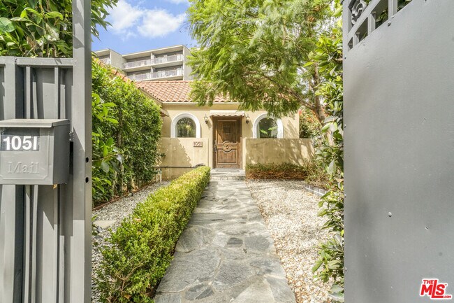 Foto del edificio - 1051 S Stanley Ave