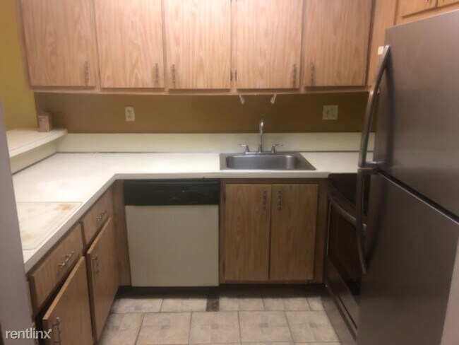 Building Photo - 2 br, 2 bath Condo - 5921 Washington Street