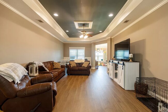 Family Room. - 3734 Old Vine Way