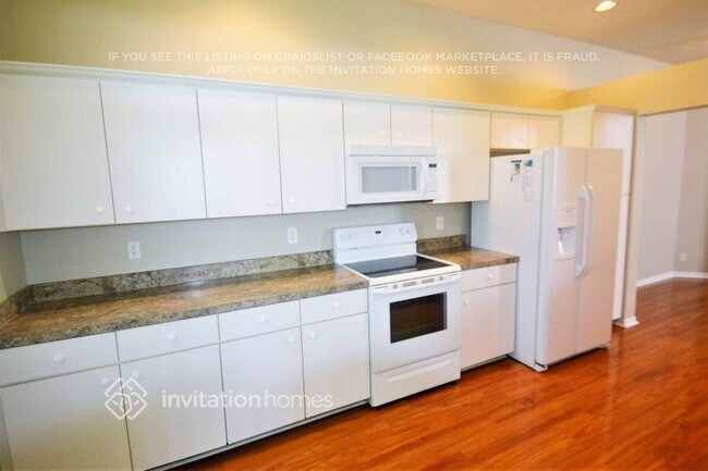 Building Photo - 6919 NW 27th Ct