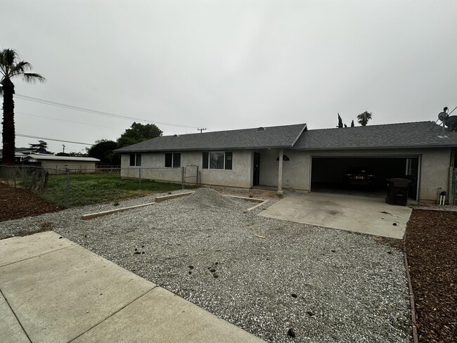 Building Photo - 130 Sanrive Ave