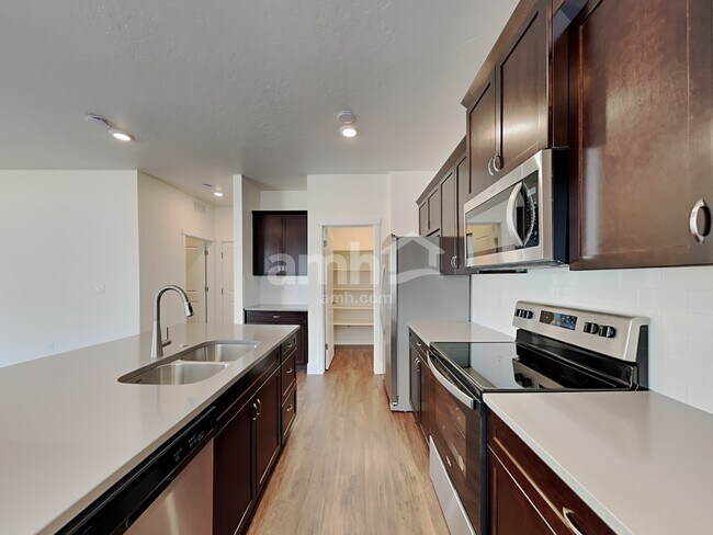 Foto del edificio - 9464 Clancey St