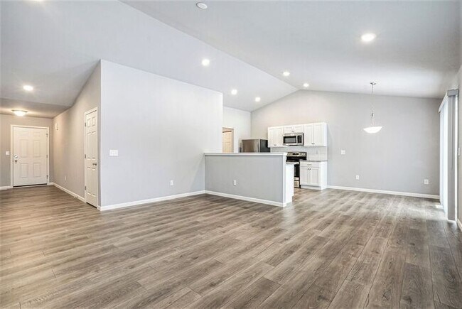Building Photo - 2201 Macatawa Ln