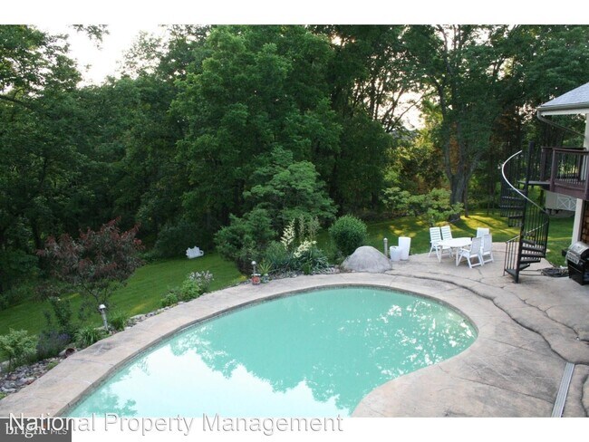 Foto del edificio - 155 Pleasant Valley Rd