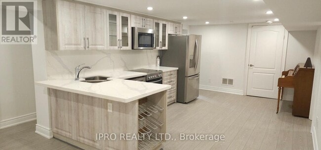 Building Photo - 12 Rollins Pl