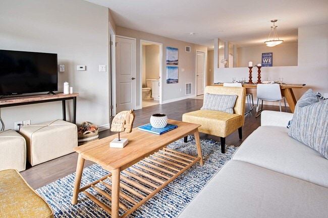 Building Photo - 1042 Paisley Rd