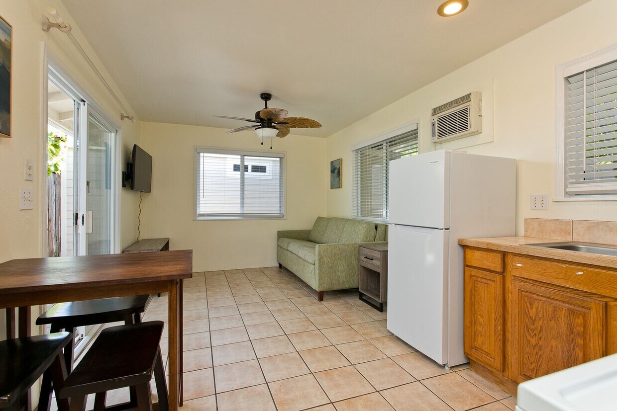Primary Photo - Partially Furnished - Kailua Cottage - 1 B...